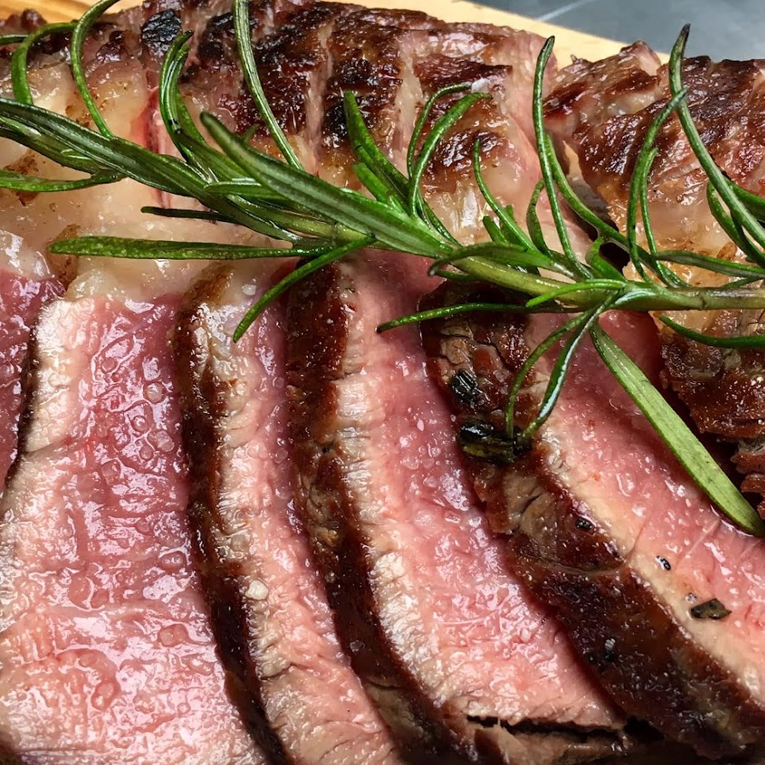 Premium British Wagyu, Beef Steaks from Yorkshire, Tender, Juicy And Full of Flavour, Flash Frozen From Fresh,Different Shapes, Same Premium Taste! ± 1000g - Image 2